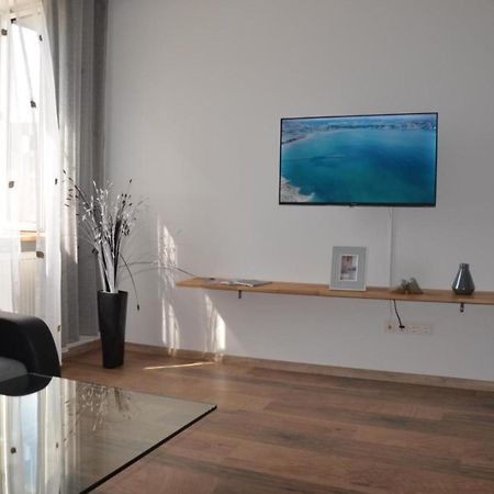 Vega - Free Parking - Self Checkin Appartement Graz Buitenkant foto