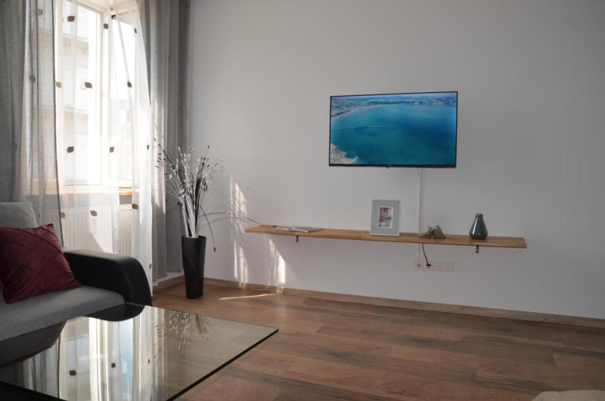 Vega - Free Parking - Self Checkin Appartement Graz Buitenkant foto